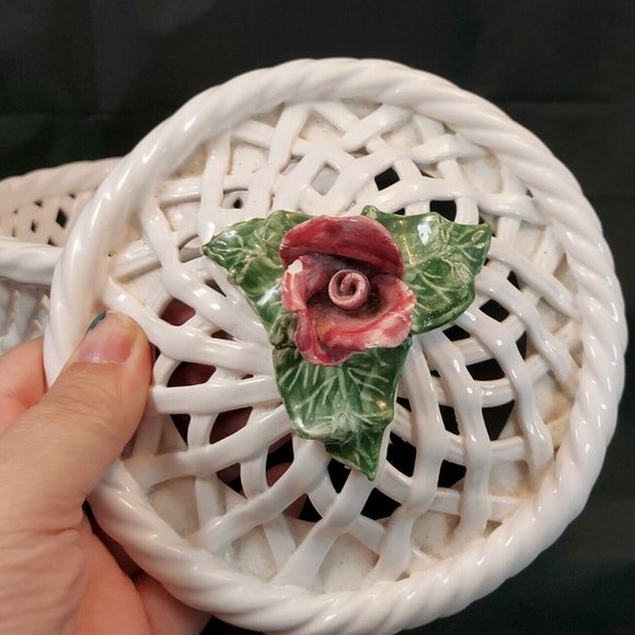 Capodimonte Style Porcelaine Weaved Basket with Lid 5.5" Applied flower VTG - Picture 5 of 10